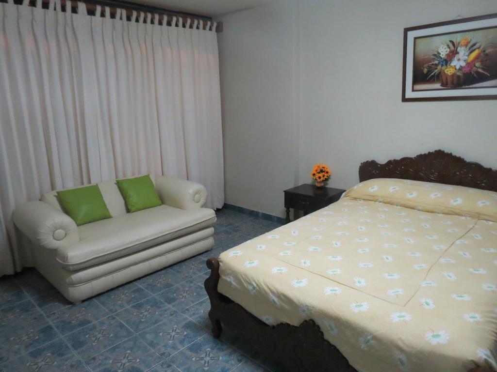 Residencial El Sol De Los Pinos Trujillo Exterior foto