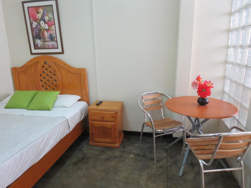 Residencial El Sol De Los Pinos Trujillo Exterior foto