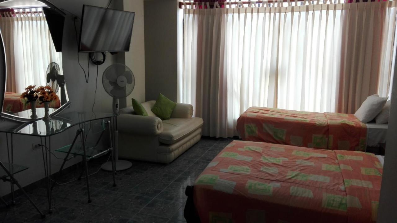 Residencial El Sol De Los Pinos Trujillo Exterior foto